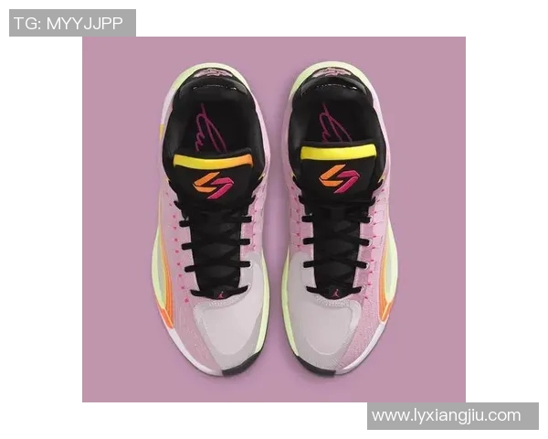 东契奇送全队签名鞋!称不担心詹姆斯伤病和场外争议 仍将其视为偶像 东契奇送全队签名鞋!称不担心詹姆斯伤病和场外争议 仍将其视为偶像