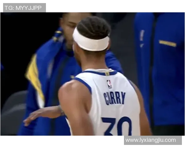 手感冰凉！吉莱斯皮半场5中0没有得分